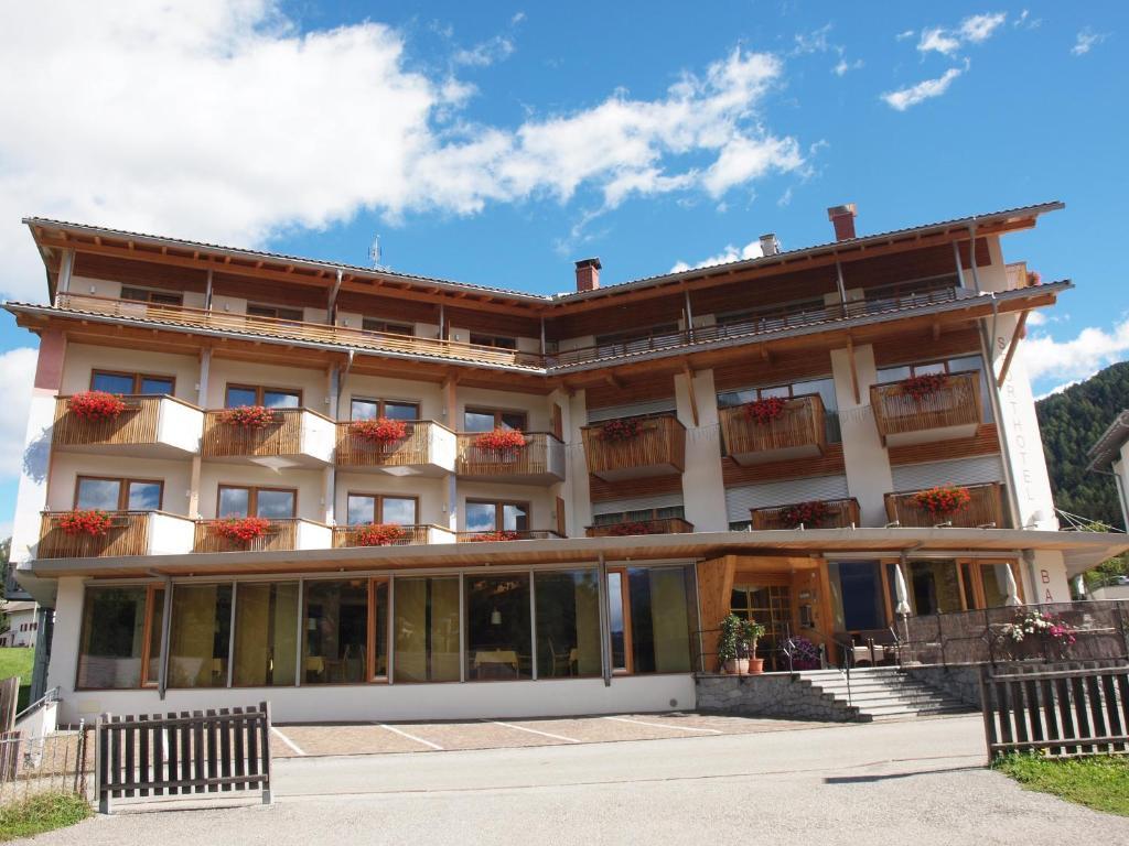Sporthotel Rasen Rasùn di Sotto Exteriör bild